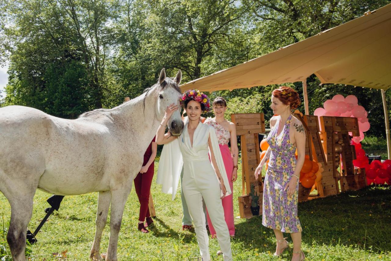 مبيت وإفطار Meunet-Planches Parc De Lesseps المظهر الخارجي الصورة